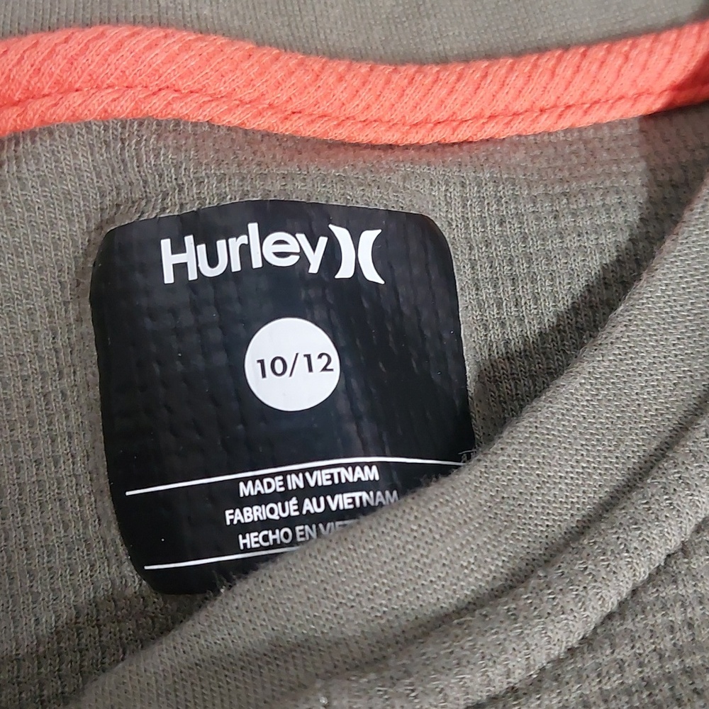 Hurley Boy's Henley & Crew Neck Shirts 4 Pcs - Blue, Light Blue, Olive,  Camo - Picture 7 of 9